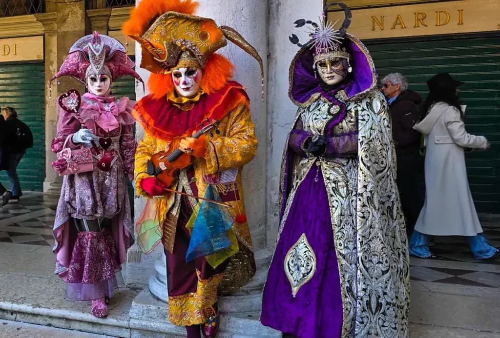 Wenecja: maski i tradycje karnawałowe, które zachwycają turystów