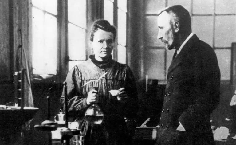 Jaki pierwiastek odkryła Maria Skłodowska Curie i dlaczego to ważne?