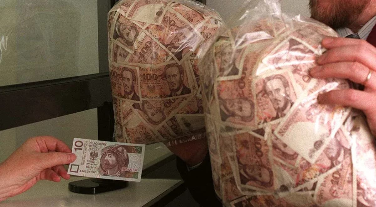 W którym roku była zmiana pieniędzy i jak wpłynęła na Polskę?