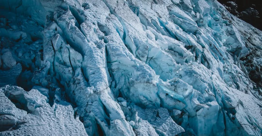 Wyprawy na Biegun Północny: historia, wyzwania i przygody podróżników